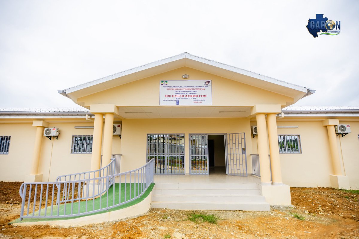 GADeveloppement's tweet photo. 𝐃𝐞́𝐜𝐞𝐧𝐭𝐫𝐚𝐥𝐢𝐬𝐚𝐭𝐢𝐨𝐧 : La commune d'Ovan, chef-lieu du département de la Mvoung, dispose désormais d'un nouvel hôtel de ville destiné à accueillir les services municipaux.
#Infrastructures #ovan #Gabon #gabondeveloppement https://t.co/KrpMYUFa99