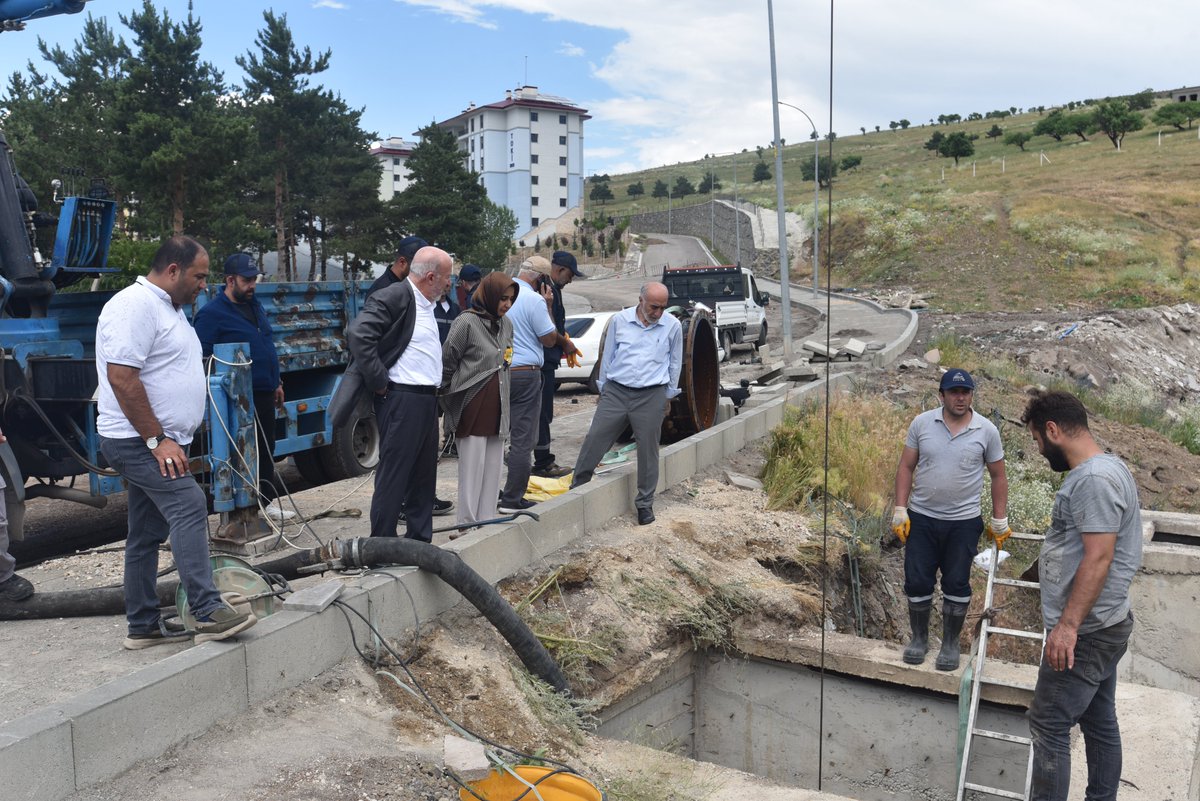 eskibld's tweet photo. Genel Müdürlüğümüz tarafından ana isale hattında yürütülen vana yenileme çalışması, planlanan süre içerisinde başarıyla tamamlanmıştır. 

Yürütülen çalışmaları Genel Müdürümüz Remzi Ertek, Genel Müdür Yardımcılarımız Özcan Alkan ve Elimdar Aydemir sahada inceledi. https://t.co/jDeYAa4wNx