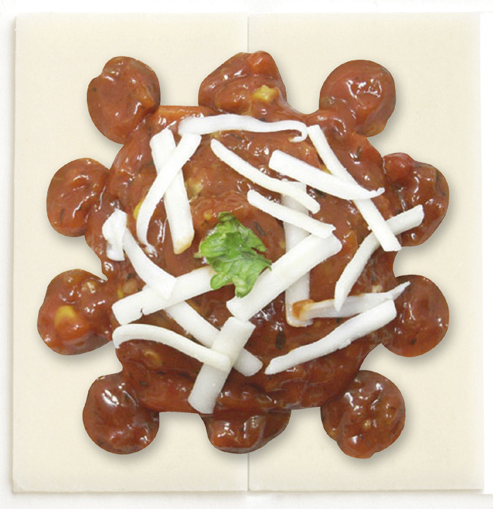 moffle_jp's tweet photo. モッフルヒストリー
サンドモッフル：薄いお餅に上下で食材を挟んで焼く。
ブーム時のご提案③　洋風（一般）

一般的には身近な食材を挟んで焼いて提案していました。分厚いものもモッフルメーカーでは挟めるので、あらゆるものを、楽しく入れていました。
お客様の驚きの顔が常にありました。

画像はコロッケ、パスタ、ピザ、カニサラダ
#モッフル #サンドモッフル #洋風 #洋の食材