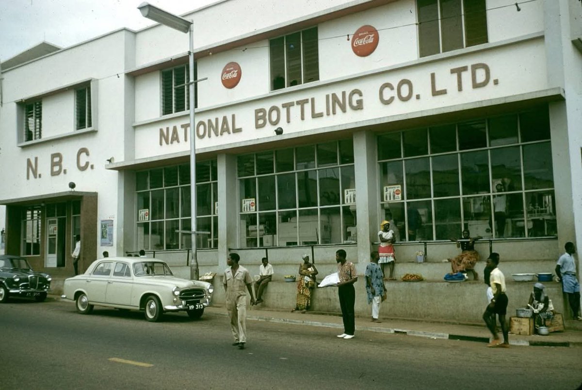 Damsyn_media's tweet photo. A glimpse of Ghana in the 1960s—a time of bold dreams, rich culture, and a nation finding its stride after independence.

📸 What do you notice first about this throwback?

#ThrowbackThursday #GhanaHistory #VintageGhana #TBT #DamsynMedia https://t.co/YcsmTi8JEG