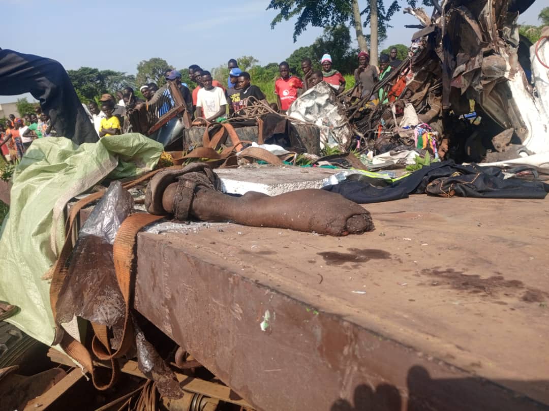strikemachine95's tweet photo. #JustIn 
This accident that occurred yesterday at 09:34 pm in Bobi trading centre along the Kampala–Gulu Highway where a bus Reg. No. UBE 110H collided with a trailer Reg. No. KBS 564D/ZE 7948, was one of the nastiest.

Amongst the 14 passengers #RIP 😭 that died on spot is a friend of mine, we pray for the 30 others fighting for their lives in Gulu hospitals having sustained serious injuries.