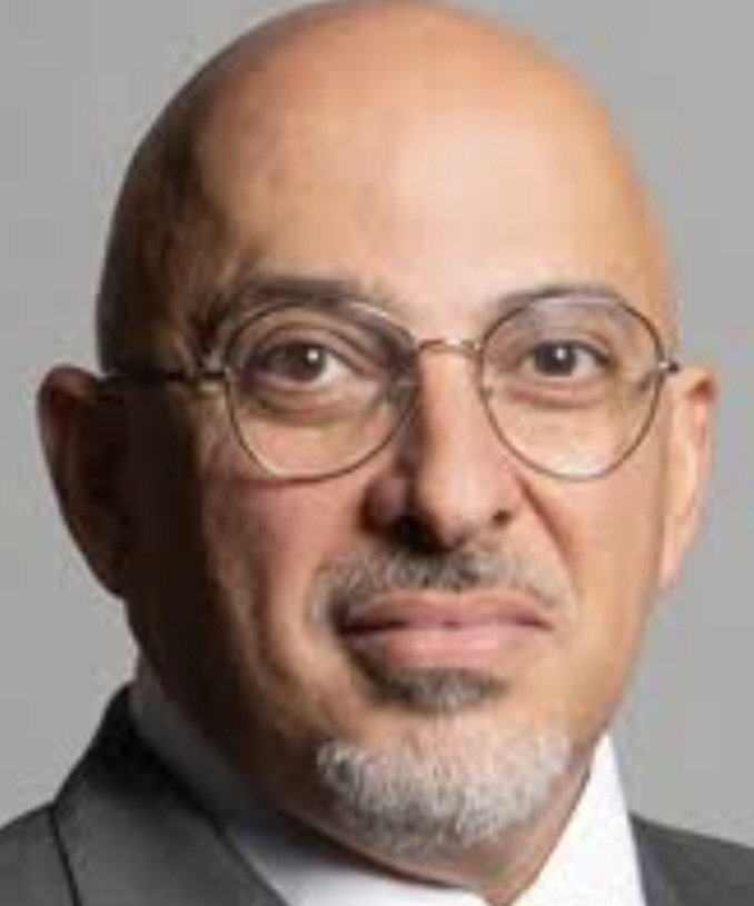 Tush27J's tweet photo. Nadhim Zahawi. 
This man is bloody insufferable. Now banging on about political elites and the establishment. 
All from the man who used his 'elitism' to almost screw taxpayers to the tune of millions and claim heating expenses for his horse stables. 
He really needs to f*ck off. https://t.co/r3MT9jaOej