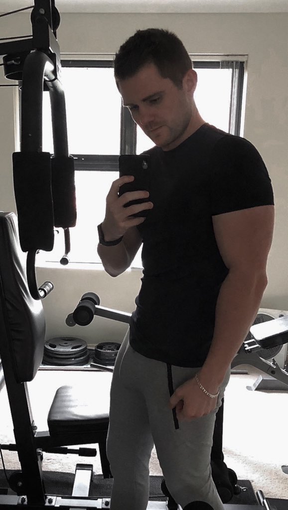 BodGoalzz's tweet photo. Throwback 🔄 2020 🏋🏽‍♂️💪🏼
#gains #gym #gymtime #gymlife #gymmotivation #GymSelfie #gymjunkie #fit #fitness #FitFam #FitLife #gymgoals #bodygoals #training #workout #workoutmotivation #muscle #abs #fitnessmotivation https://t.co/j50mt0j8NQ