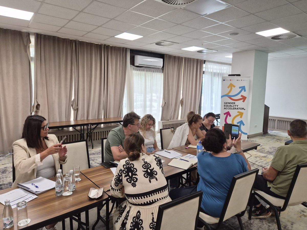 UNDPBiH's tweet photo. Development teams from 4 municipalities strengthened skills for preparing local strategic priorities, measures and indicators, with gender equality integrated into planning.

Supported through #GEA, funded by 🇪🇺🇩🇰🇸🇪.

@unwomenbih @UNFPABiH @UNICEFBiH @SwedenBiH @eubih https://t.co/IFTsM450Ht