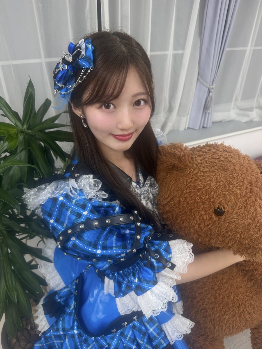 s_reina_mv0923's tweet photo. 改めてお知らせ🤍

日本テレビ×ケテルプロデュース
MixVeil（@mixveilofficial）でアイドルデビューさせていただきます！

青色担当💙
佐野麗奈(さのれいな)です。

就職という道を選び、一度は諦めたアイドルの夢。驚かれた方も多いと思います。
このチャンスを噛みしめて、これから精一杯頑張りますので、よろしくお願いいたします！♡

#ミクベル
