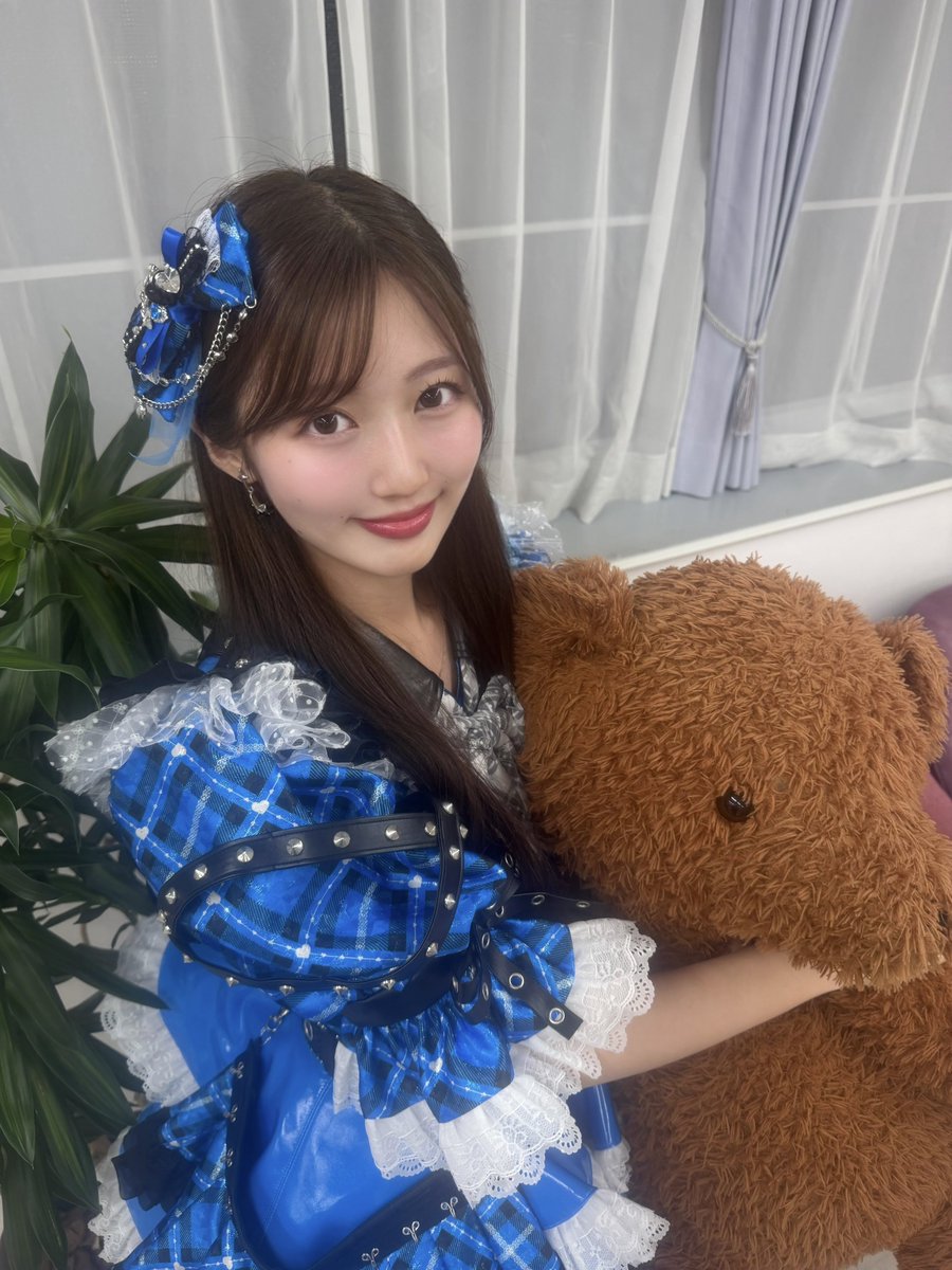 s_reina_mv0923's tweet photo. 改めてお知らせ🤍

日本テレビ×ケテルプロデュース
MixVeil（@mixveilofficial）でアイドルデビューさせていただきます！

青色担当💙
佐野麗奈(さのれいな)です。

就職という道を選び、一度は諦めたアイドルの夢。驚かれた方も多いと思います。
このチャンスを噛みしめて、これから精一杯頑張りますので、よろしくお願いいたします！♡

#ミクベル
