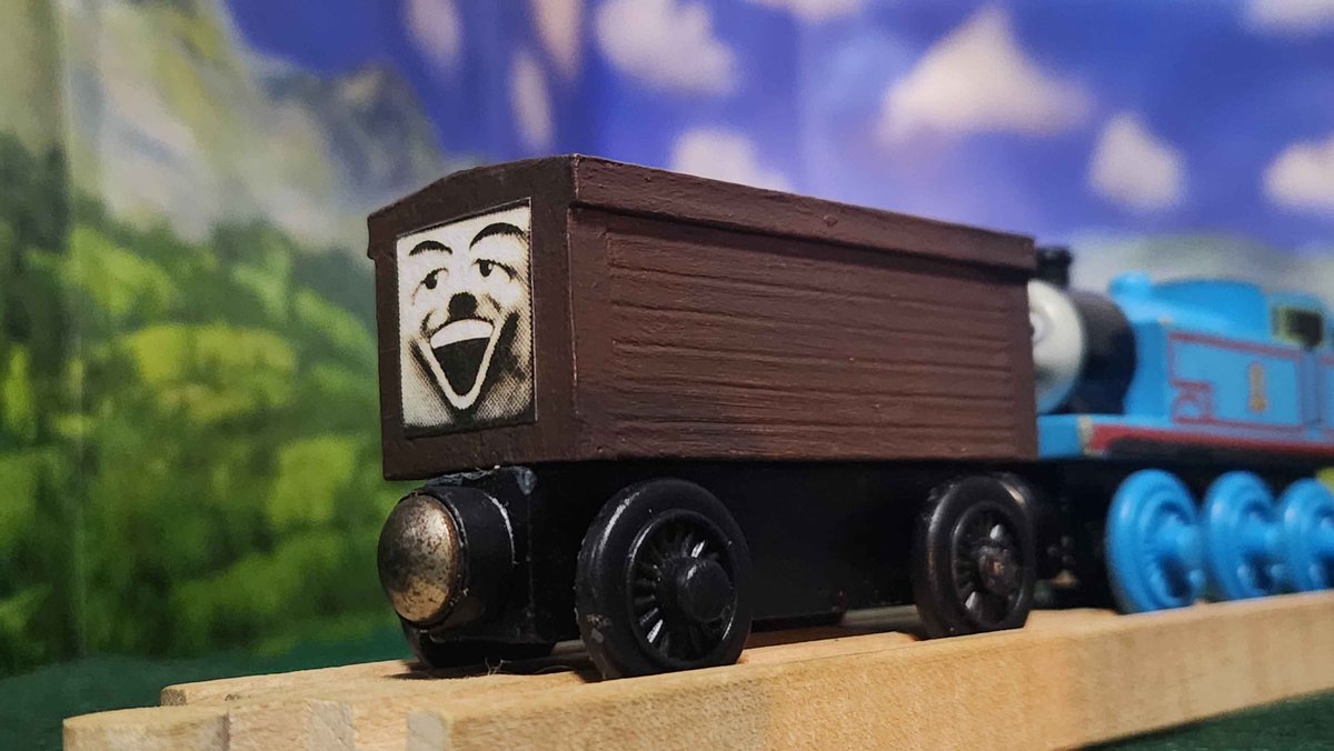 Ryansmells24's tweet photo. Just kidding! the troublesome brakevans are another 3D printed design! don't want to pay $400 for a block of wood? then just pay $6 to make one yourself here: https://t.co/VLgy3kJeAP https://t.co/frMkqmMZwl