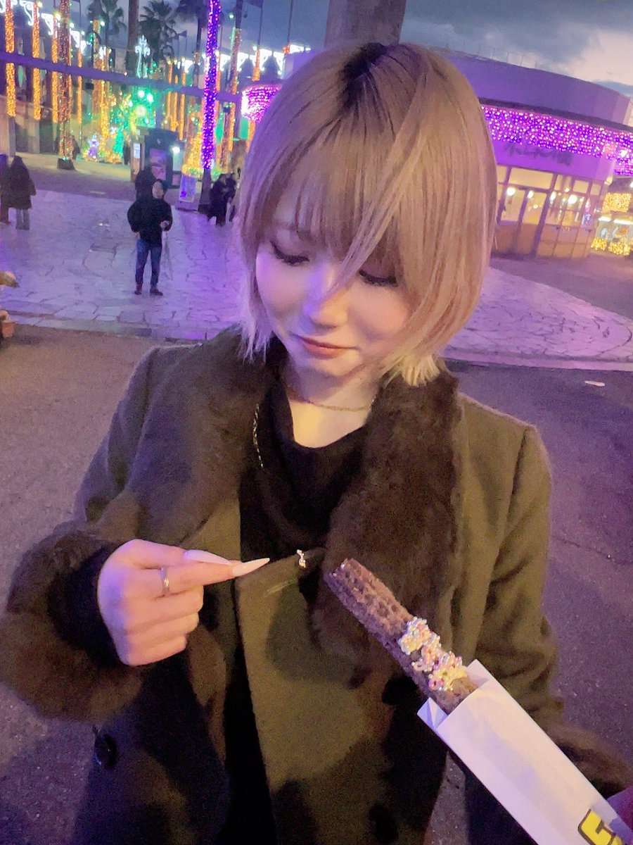 kanoai___'s tweet photo. いきなり冬の思い出に遡るんやけど、、
大好きなチュリトス見つけて
デコられてる可愛いチュリトスを買って
ルンルンで写真撮って食べようとした瞬間
このデコが半分以上落ちてん。。
めっちゃショックやったな〜(笑

デコられてるところが
絶対美味しいのに🥲！！ https://t.co/EtkM6o7HBD