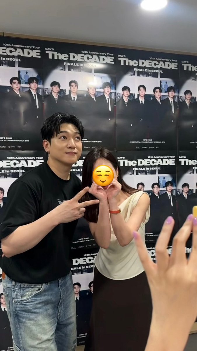 notyourwinda's tweet photo. Ada mbak pembawa berita share foto sama sungjin 🫠🫠🫠🫠🫠 https://t.co/vpq6vKhlDt