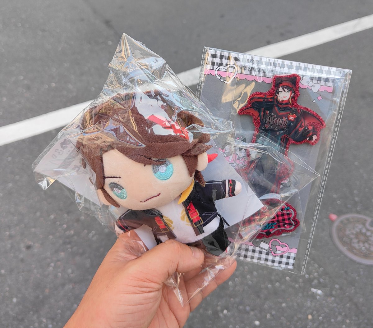 maikawa_st's tweet photo. ふぉろわがポップアップストア見てるあいだに、別のポップアップストアで好きピを買ってしまう図 https://t.co/LwplYkp67K