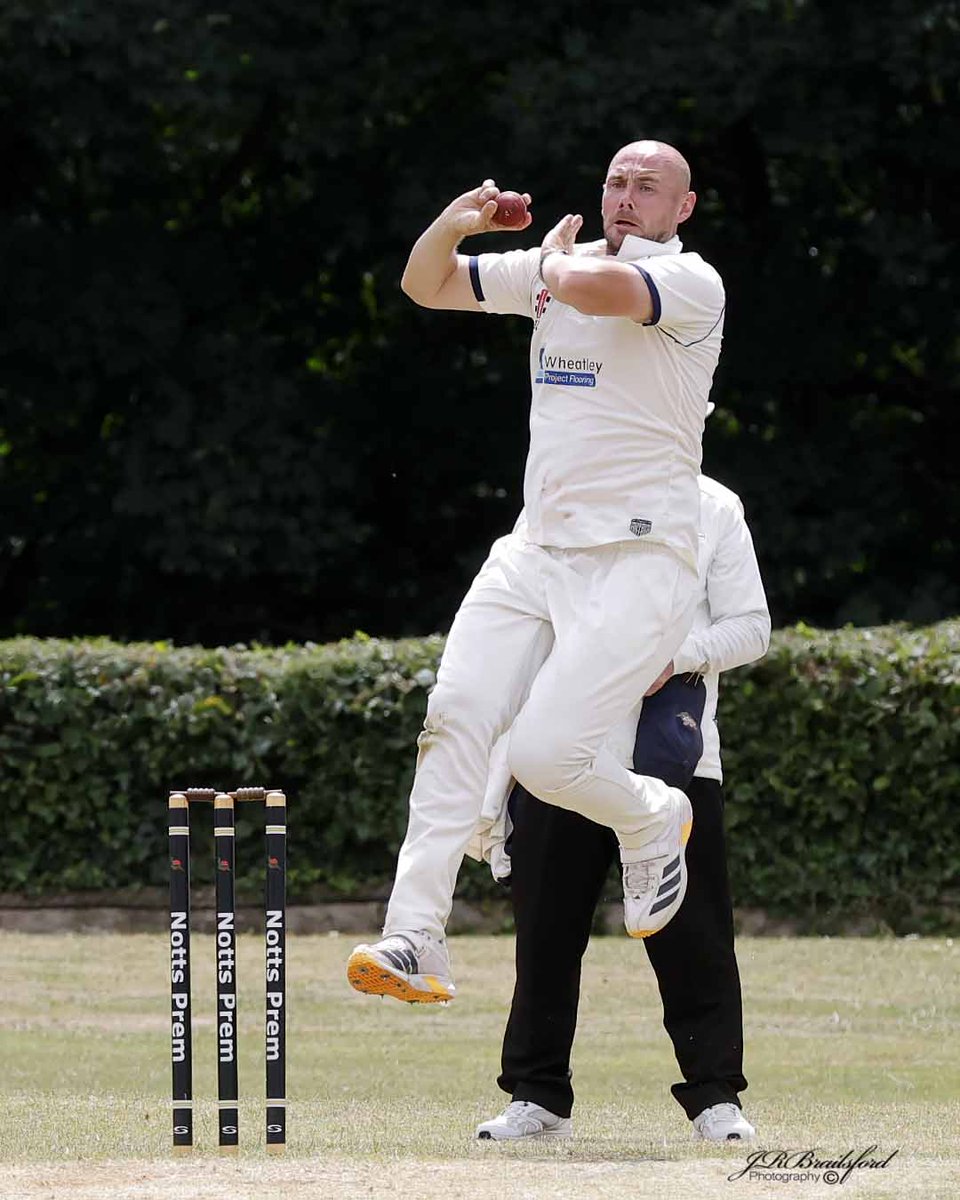 NottsPrem's tweet photo. A strong chase from @EllerslieCC1923 saw them overcome @WelbeckCricket at Little Bounds on Saturday, while @CVCC_SOCIAL toppled leaders @PlumtreeCC at the Clifton Oval.

Results: https://t.co/0fwmQvLU74 https://t.co/7B0XsuyuGx