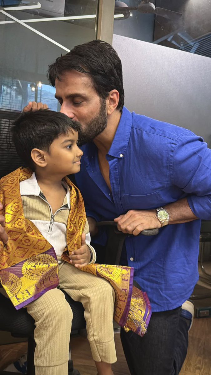 SonuSood's tweet photo. Little Niranjan came all the way from Warangal with his parents to meet me. Battling a rare illness, he carried a smile that could light up any room. It was his wish to meet me, but I feel blessed that our paths crossed.
Today, we've lost this brave little soul. My heartfelt prayers are with his family during this unimaginable loss.
Rest in peace, my little friend. Your smile will stay with me forever. Om Shanti. 🙏🤍