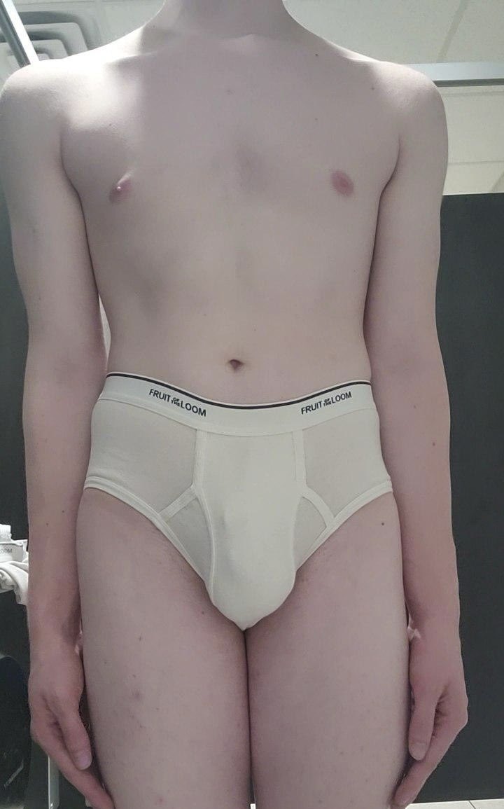 BriefsMaster's tweet photo. He’s a proper tighty whities wearing nerd that knows that his purpose is to be put on display wearing his tighty whities for everyone to enjoy especially when wearing his chastity cage underneath them https://t.co/Y2ckLHMyNk