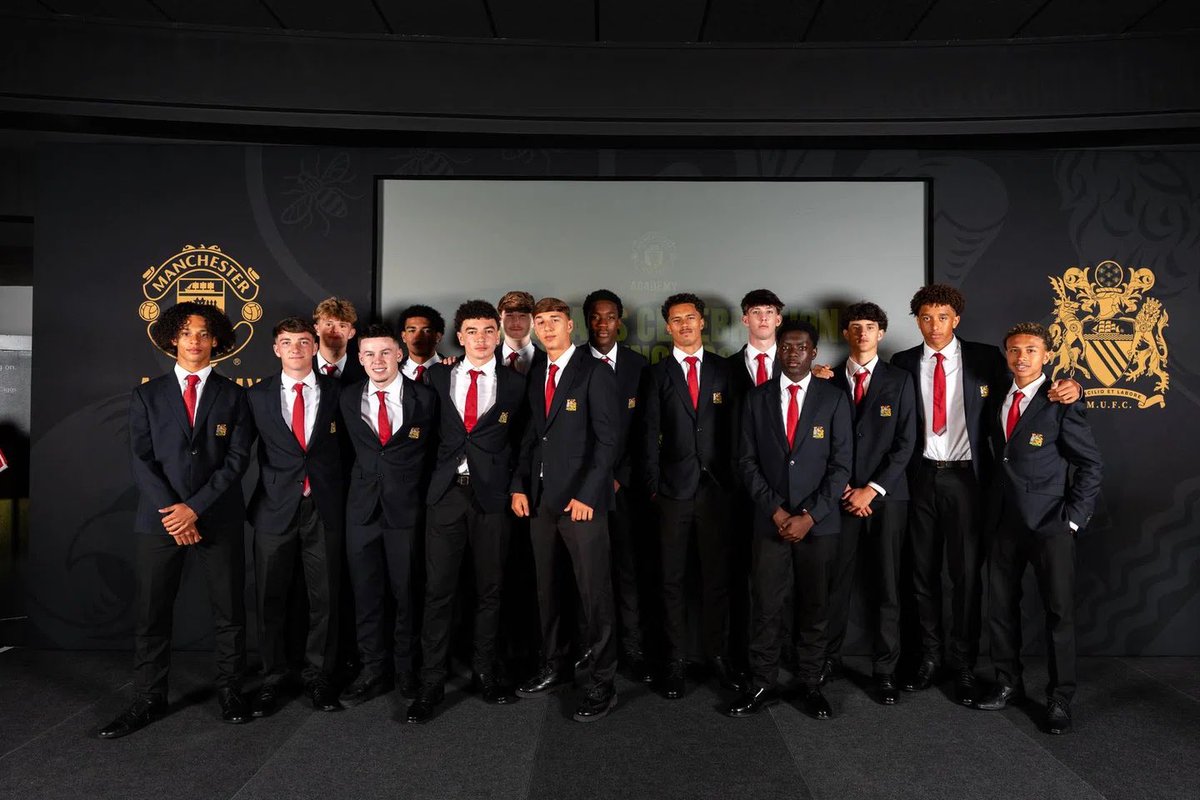 MUnitedFR's tweet photo. Manchester United annonce la liste des joueurs de l'académie qui intégreront officiellement la phase de développement professionnel à partir de la saison 2026/2027 :

Jake Ford 

Harley Emsden-James
Idris Fabiyi 
Gazimagamed Ibragimov
Connor Laurie 
Samuel O'Brien

Jaume Camacho Sidos
Jacey Carrick 
Harlem McLaughlin
Jodie Nganga 
Pharell Silvester 
Emmanuel Ziro 

Edson De Jonge-Seiros 
Camron Mpofu 
Kai Rooney 

La liste sera complétée par des recrues.

#MUFC