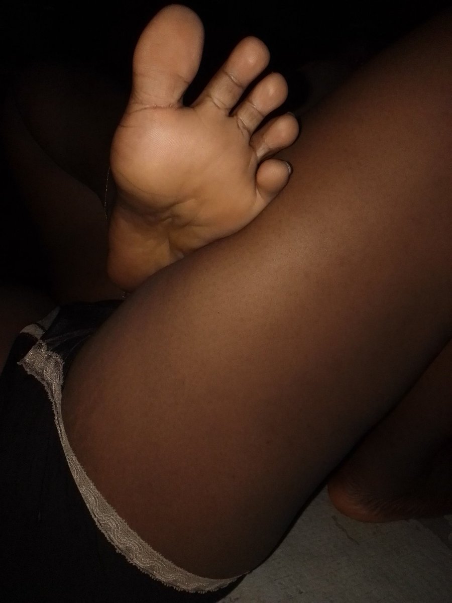 urgod_devora's tweet photo. Wrinkled or spread wide open. 
Which one had you going oink oink, huh pig? 🐷👣

#findom #feet #paypig https://t.co/rIW6GaKbjH