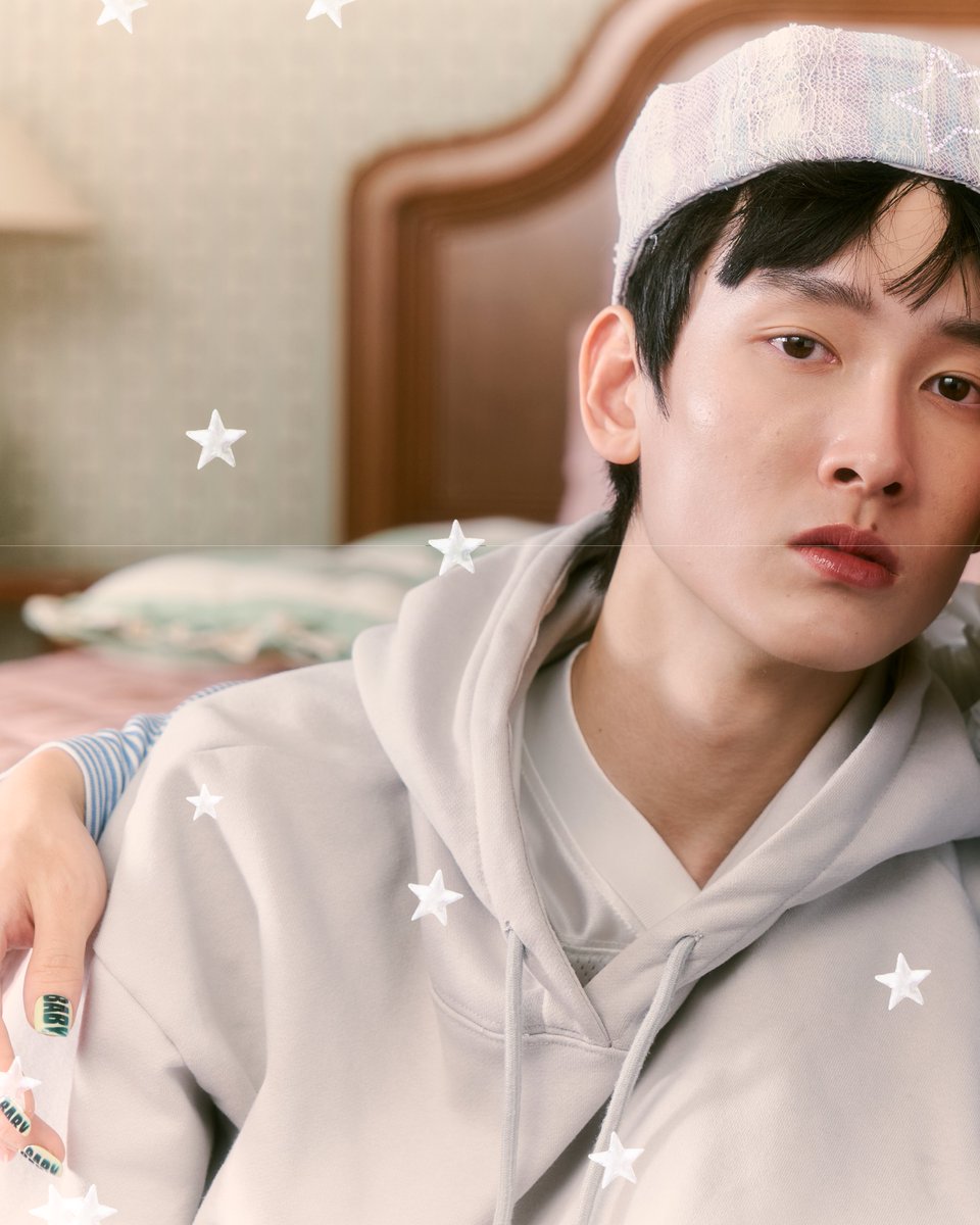 lookepeep's tweet photo. PEEM MYE'S CHAT BOX

P : wanna play? [+..••]
M : nah. you can't stand losing ( •̀ ᴖ •́ )
P : cuz i never lose! (ｰ̀⤙ｰ́ )
M : -__-
P : stop making that duck face 𐦖
M : it's cute though, right? ( •̅ɞ•̅ )
P : -0-

#PEEMveeravit #MYEnattapat 
#GELZBABY 
#LOOKE https://t.co/aSWDHy0e7s