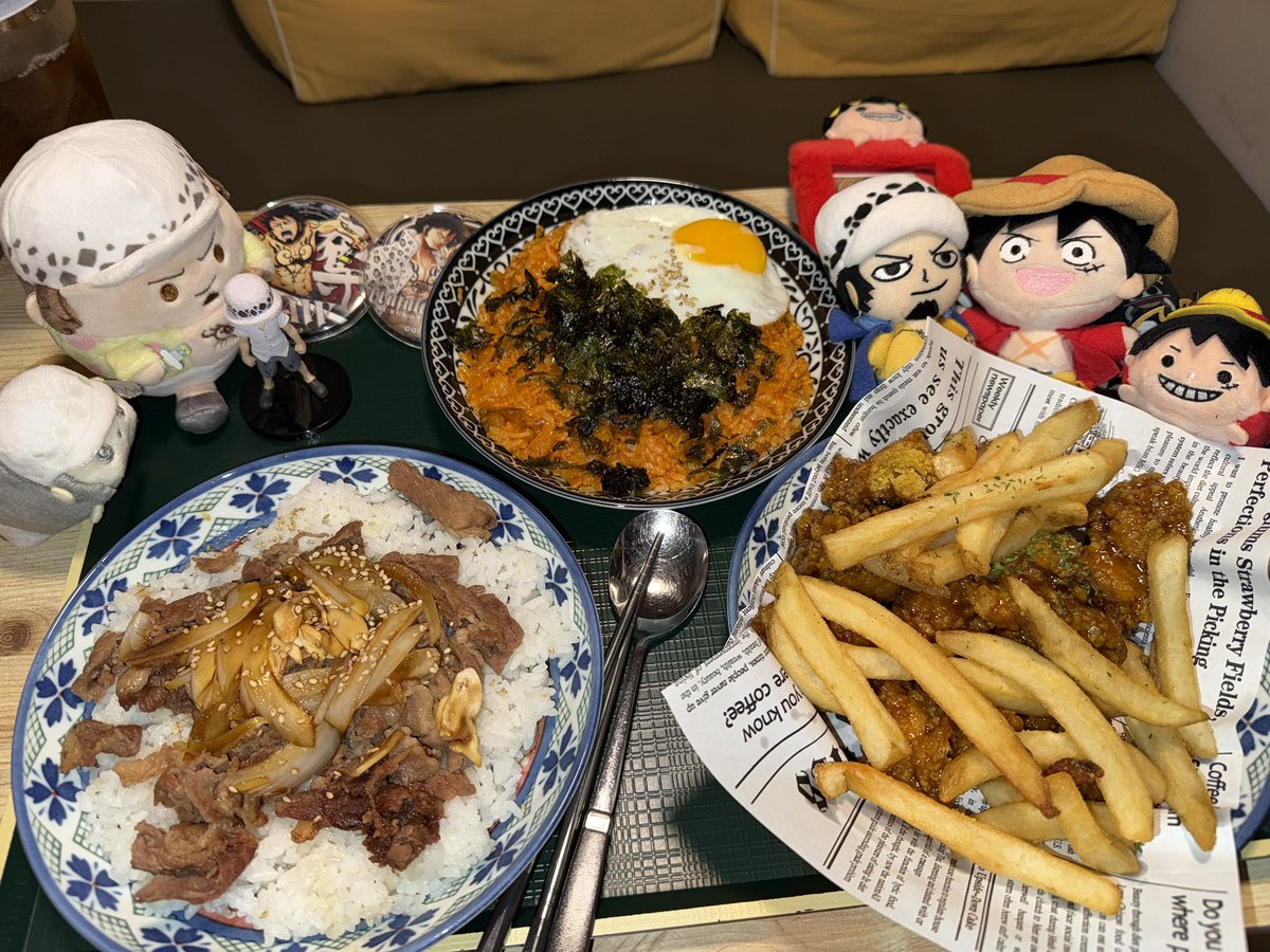 tntntwowow's tweet photo. 트친이랑 하루종일 트랑이얘기함..(구라안치고 일상얘기 1도안했음) 전설의 야수타이거 캔뱃지 실물 봄 
절규팔가 3트만에 뽑았는데 트친은 3연속으로 1트만에 트랑이가챠 뽑음....... https://t.co/LSvwkieO7G