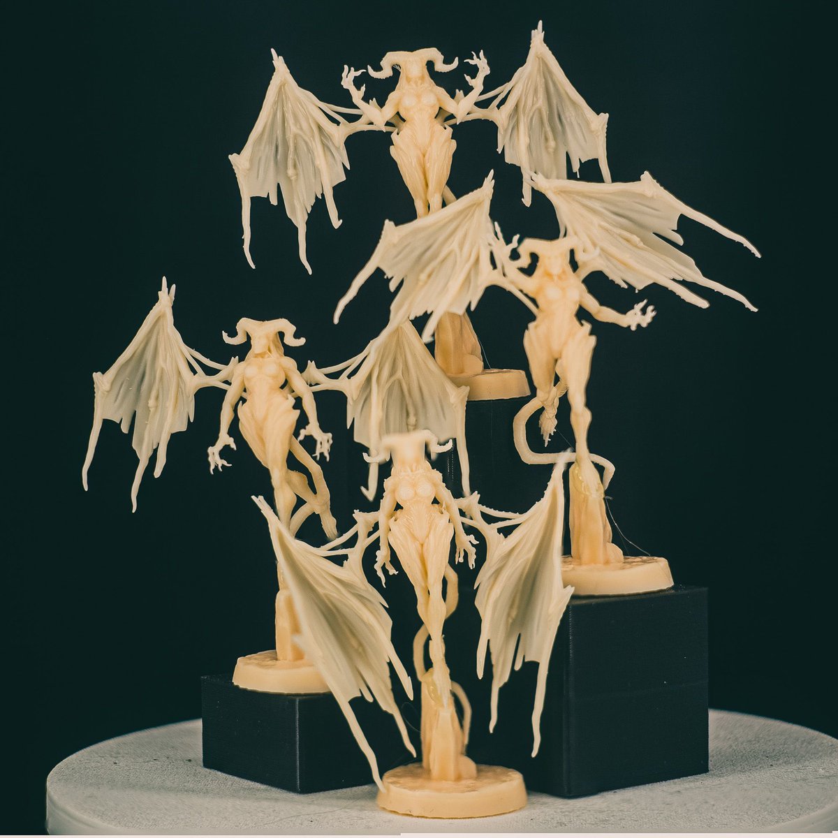 helios3dprints's tweet photo. Had an order for one of these winged demons, figured I'd also print the rest of their squad.

#resinprinting #miniatureshowcase #resin #3dprinting #3dprinted #3dart #3d #figure #fantasy #toy #gift #sculpt #dnd #dungeonsanddragons https://t.co/LVBdjgjsPR