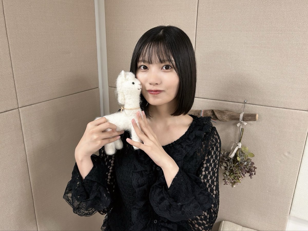 nogizaka46's tweet photo. 本日7月8日(火)18:15頃～、 #SHOWROOM 「#のぎおび」に #中西アルノ が出演します🍿

皆さま、ぜひご覧ください🦙💨

https://t.co/DKntvopxEp

#乃木坂46 https://t.co/9TNR4TbYVq