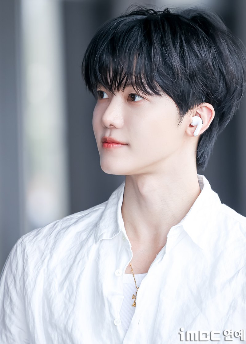 imbcenews's tweet photo. [포토] NCT 재민, 아름다워요
#NCT #재민 #JNJM #김포국제공항 #도쿄 #출국 #iMBC연예

NCT 유닛 JNJM(제노재민)의 재민이 8일 오후 해외 일정 참석 차 김포국제공항을 통해 일본 도쿄로 출국하고 있다.

🔗https://t.co/U1oFMTXeFK https://t.co/lVtIr6zGtx