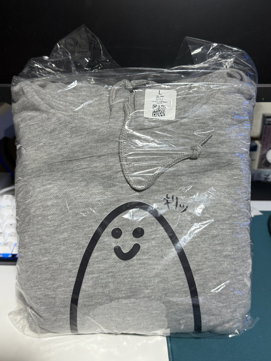 battlestar1226's tweet photo. おんたまおんちーパーカー届いた
着るの楽しみ🙌 https://t.co/L1oRc8pWl4