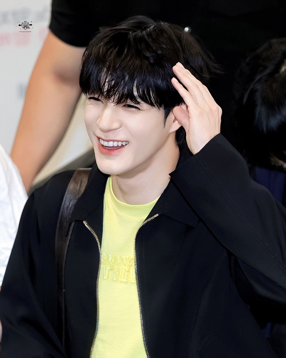 aijiyw's tweet photo. 2018                                                   2026 https://t.co/KfAwT0La8f