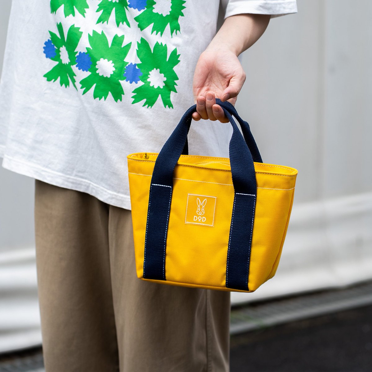 dod_camp's tweet photo. ＼NEW／
かわいい顔して保冷はホンキのお弁当バッグ #オベント・ベース

キャンプ用品のノウハウを活かし、一般的な保冷バッグよりしっかりとした断熱材&amp;保冷力を維持できる構造を採用🧊

なのにこんなに可愛いだなんて、天才では…？ https://t.co/d3oaC5cssz