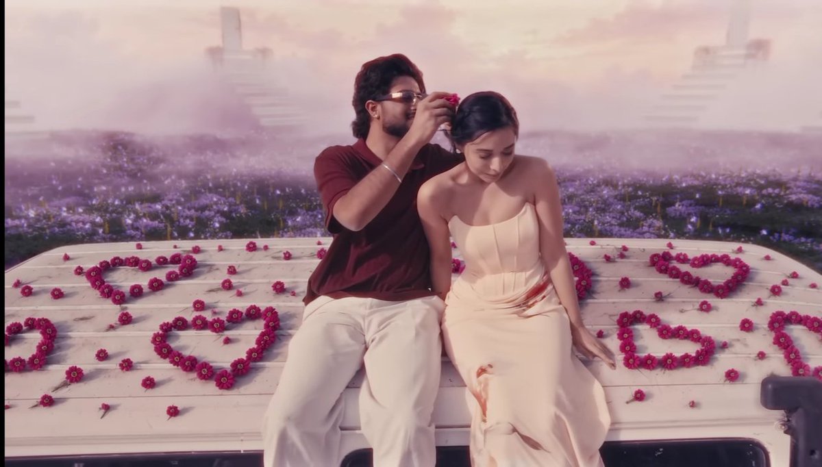 shrashti_22's tweet photo. This scene felt so dreamy and beautiful ❤️ ❤️ and Tanya looked absolutely adorable in that yellow dress😍💞. 

#4MForTanyaMV
#TanyaMittal 
#TanyaKaParivaar
#TuTeMain https://t.co/wkLTUTJePz