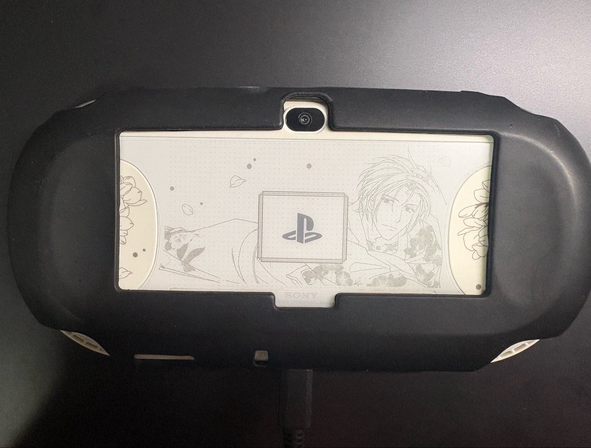 Fredisius_526's tweet photo. そういえば、vitaが話題なので、我が家の家宝の景時刻印vita君は未だに現役です👍

無事にデータはPCにバックアップ取れたし、大事にまだまだ使っていきたいな🥰 https://t.co/2TrptCDn0R