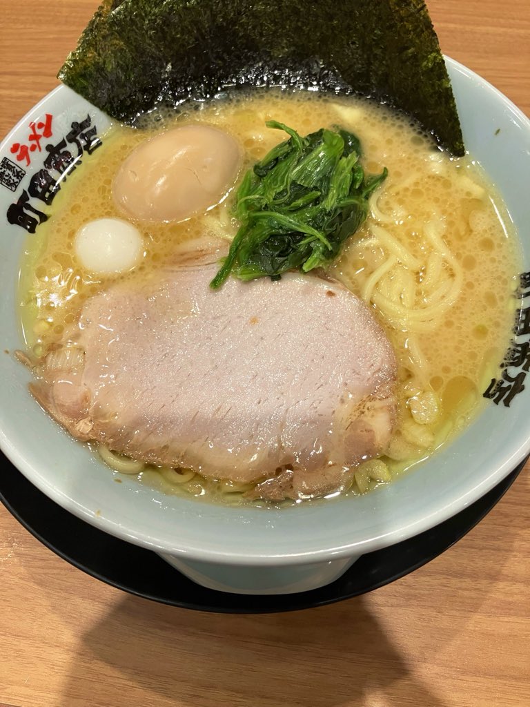 ysibase's tweet photo. これは昨日食べたラーメン https://t.co/95WMMfR6SC