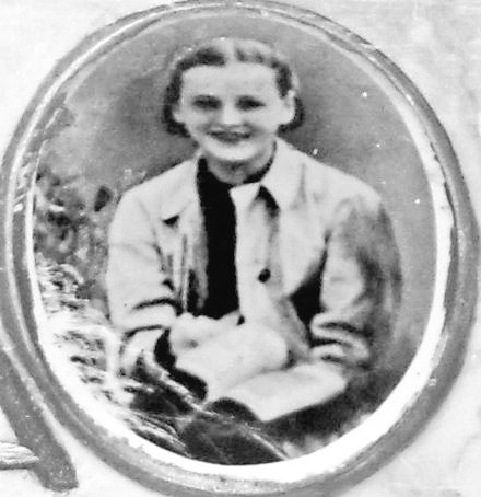TomFromKatowice's tweet photo. My name is Grażyna Kierszniewska🇵🇱, 
a student and scout from Zamość, born on Sept. 25, 1924.
I was murdered by #Germans on July 8️⃣, 1940 at the age of 1️⃣5️⃣ only because I was a #Pole.
Please, #NeverForget me!
#WWII 
#NeverAgain 
#Genocide
#WarCrimes
#ReparationsNow 
#Nazis https://t.co/RFARnAoHfE