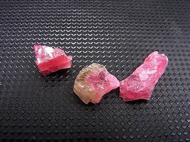 カリフォルニア産ピンクトルマリン原石