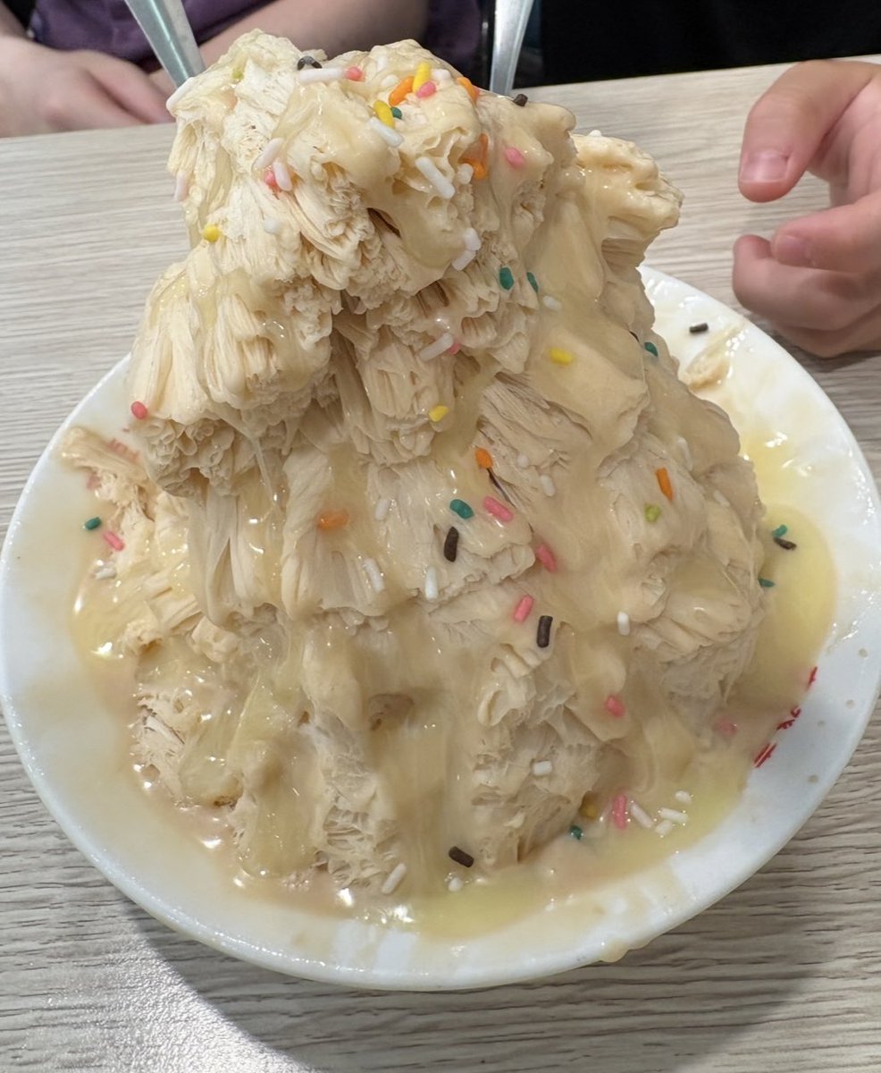 chi3_3chan's tweet photo. ピーナッツのかき氷が思ってたより美味しくてびっくりしたー！！ https://t.co/3NohhU6xrP