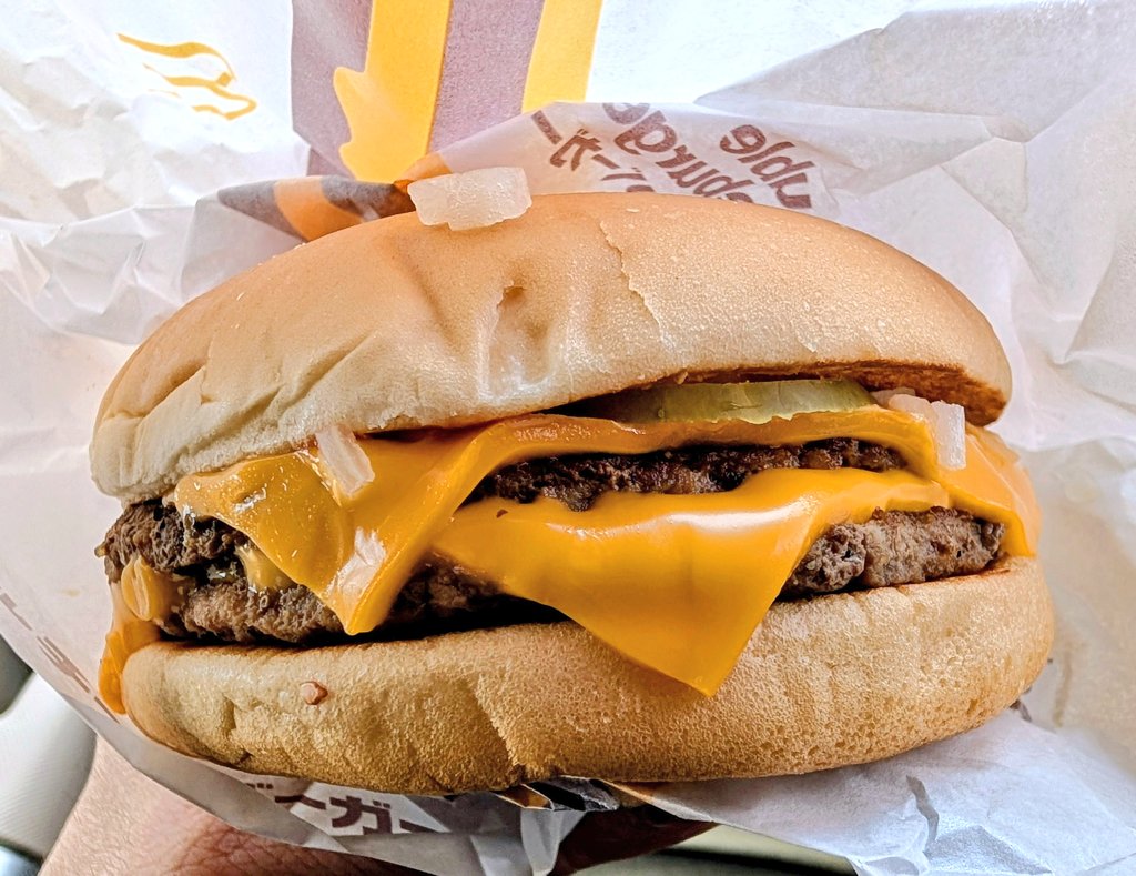ONRYOUonsen's tweet photo. 100万円貰えるが…
１週間ハンバーガーしか食べられない
（お店、種類は自由）

みんな！やる？？ https://t.co/Sc0iwfvvFD