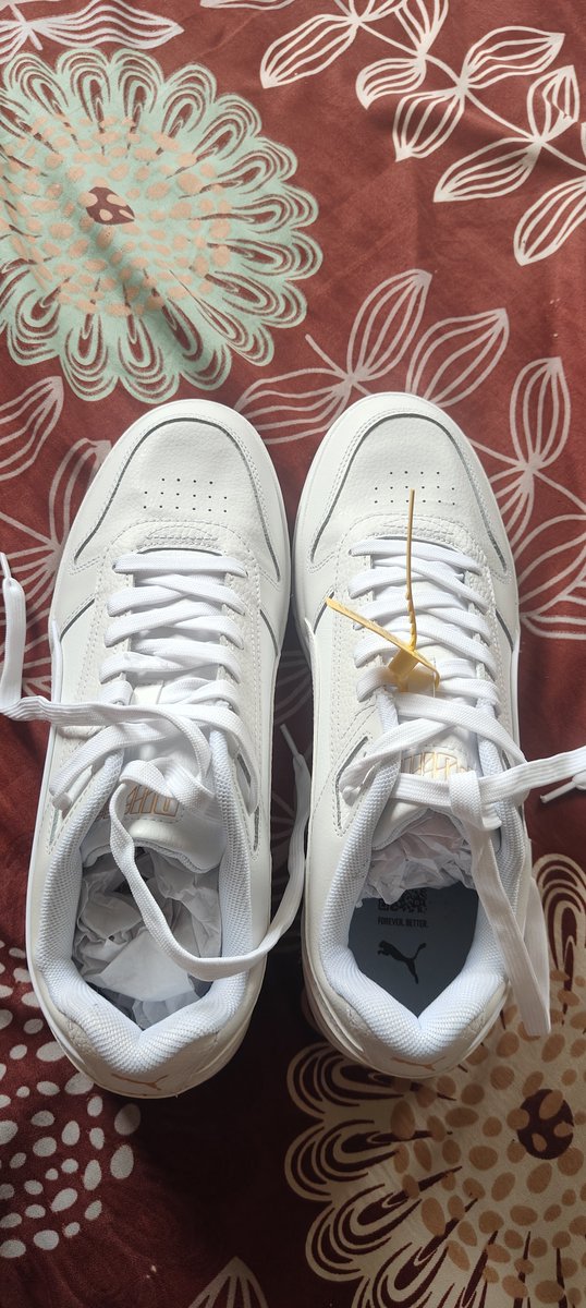 Sumitkharat8103's tweet photo. @PUMA @PUMA Your return policy means nothing if your pickup agents falsely mark "pickup failed." My shoes were opened for only a few minutes, completely unused, and I requested a return immediately due to size issues. Extremely unprofessional. #Puma https://t.co/Mkqd5YNh4W