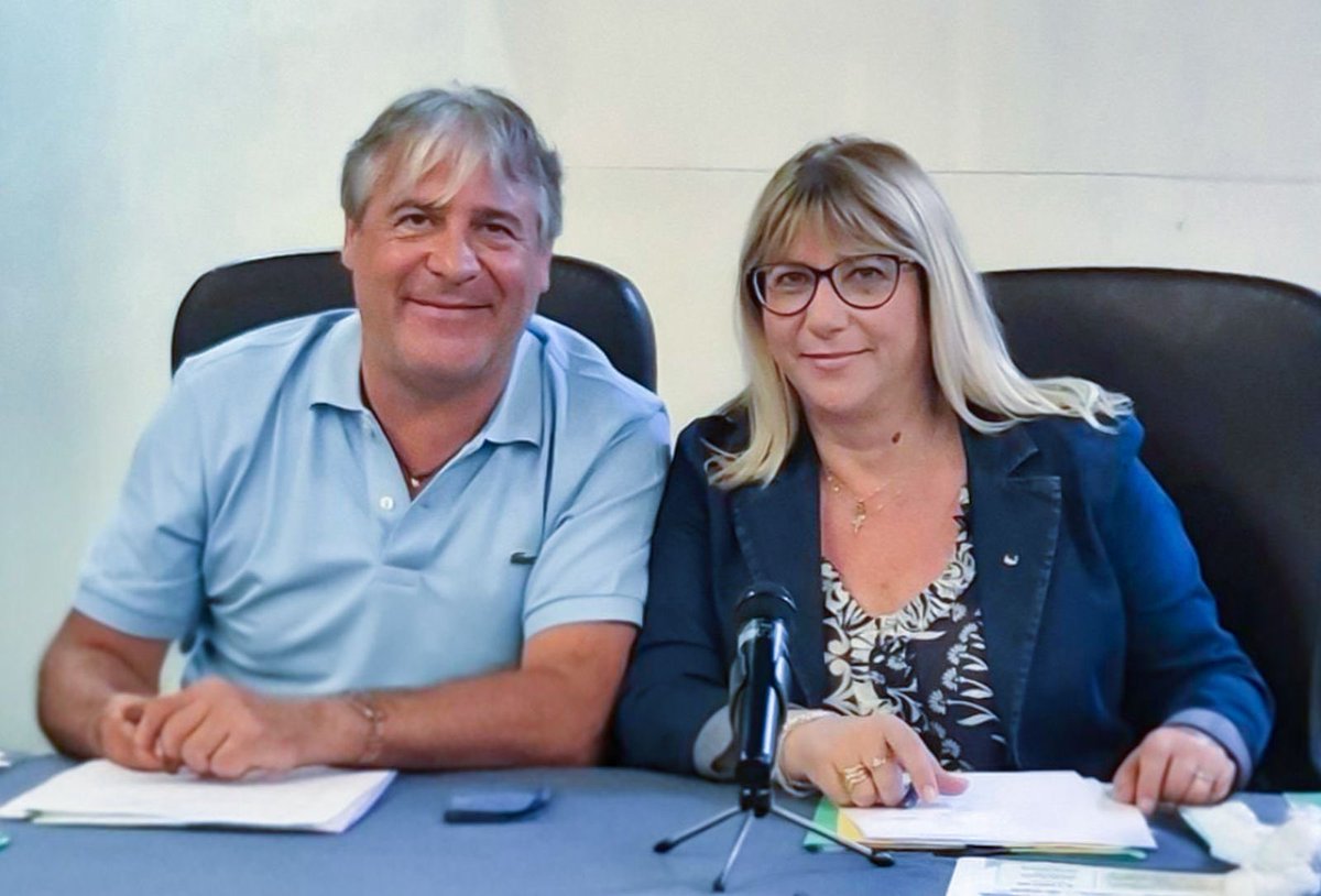 CislNazionale's tweet photo. La leader della #Cisl #DanielaFumarola è oggi a Torre del Greco dove concluderà l’iniziativa della Filca Nazionale: “Formarsi per rappresentare. Sguardi, esperienze e responsabilità nel cammino della Filca”. L'evento conclusivo che riunisce le due edizioni del percorso per giovani operatrici e operatori "Rotte di Apprendimento", insieme ai partecipanti al corso nuovi dirigenti Filca.
Un momento formativo che mette a confronto generazioni ed esperienze diverse per comprendere insieme le sfide
del domani. @FilcaCisl #lavoro #formazione