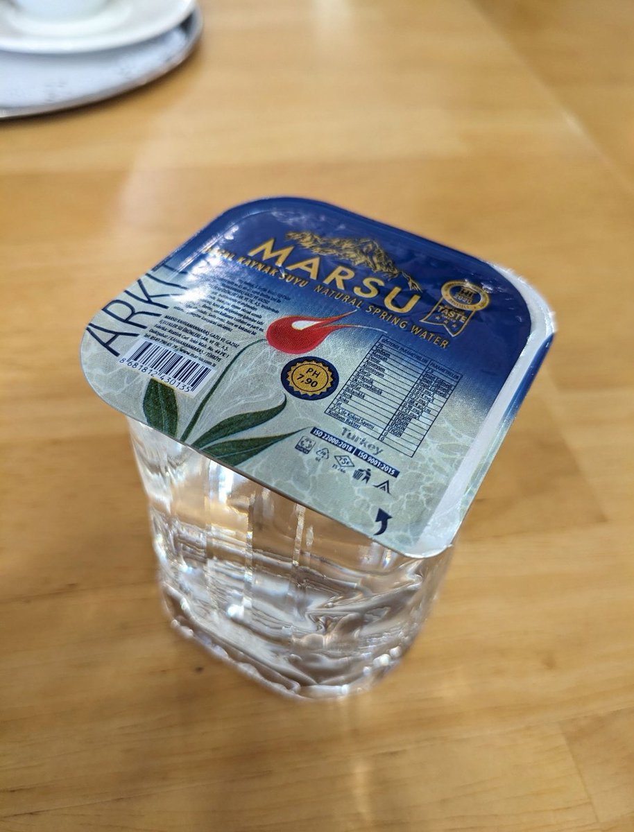 harsh_ll's tweet photo. 去年トルコ行った時に頼んだジャリジャリコーヒーについてきたこれ https://t.co/O13ic8G13r