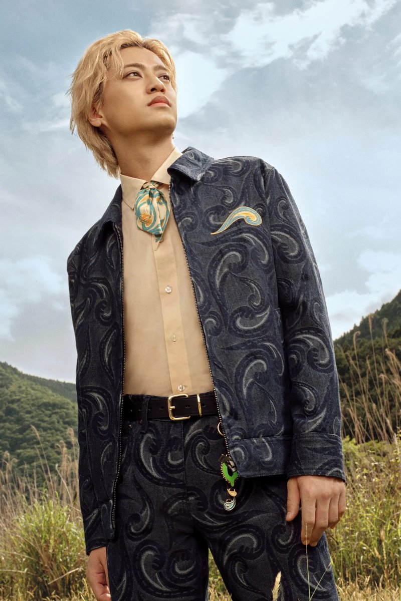 GQJAPAN's tweet photo. #エトロ が、グローバルブランドアンバサダー #髙橋海人 とのカプセルコレクション第2弾を発表した。髙橋描き下ろしの新作ペイズリーが彩る全32アイテムを展開する。
https://t.co/1AQrqm6XYi

#ETRO https://t.co/DlJVxcSHiH