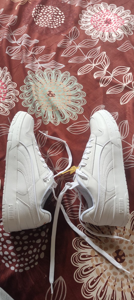 Sumitkharat8103's tweet photo. Thinking twice before buying from @PUMA again. Received my shoes today, found a fitting issue, requested an immediate return, but the pickup agent falsely marked it as "pickup failed." Product was untouched. Very disappointing experience. #Puma https://t.co/9Uif7zaGCg