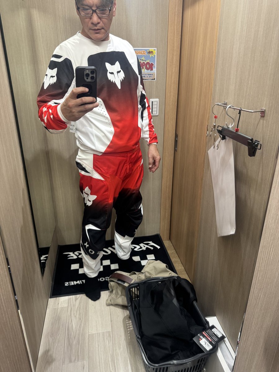 shingo_zx10r's tweet photo. セールなので
キツネになりますか

#ダートバイクプラス神戸 https://t.co/s6eadQq7fa