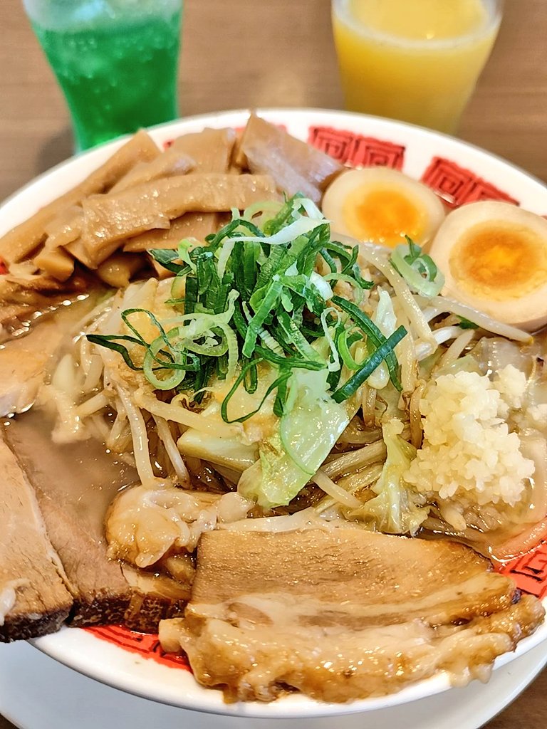 Rnyrg's tweet photo. バーミヤンの二郎系ラーメン。 https://t.co/yaXNVYDi8p