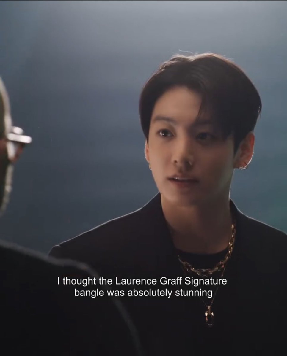 IMGOLDENCARD's tweet photo. he’s so handsome💫 https://t.co/D5W8iMWOJC