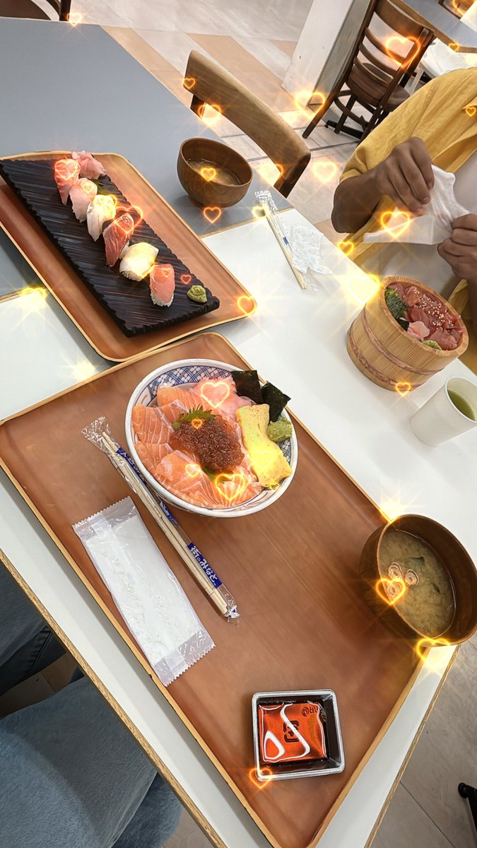 Senadnn3's tweet photo. セナの仕事終わり
ヒロ君来てくれて
一緒に大好きな海鮮食べにきたー🤗
疲れが吹き飛ぶくらい美味しかった😆🎶 https://t.co/HpYj9V2fKK