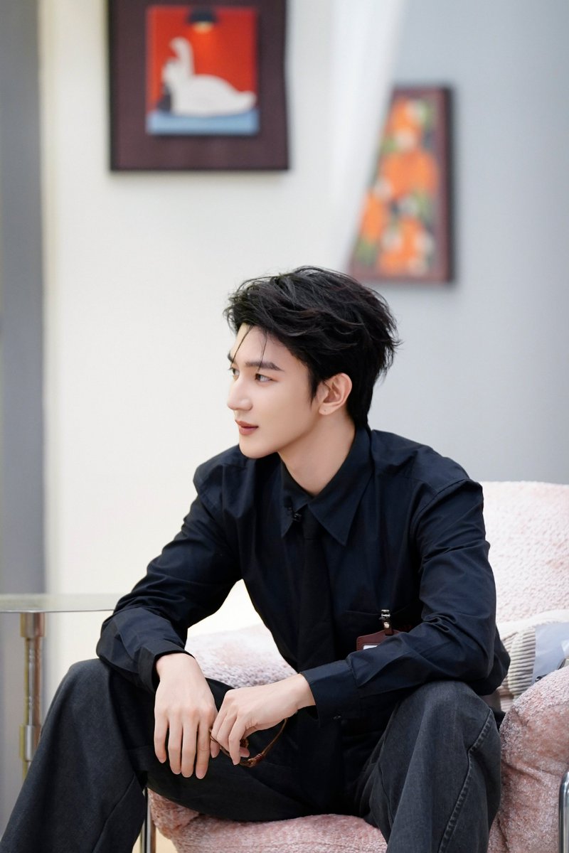 xianguang0104's tweet photo. 260708 #XiaZhiguang studio weibo update for Love Actually S5 Ep06 💘(1/2)

​"The number you have dialed is currently unavailable..." Line busy, but my heart is beating at 100%! 😉

#LoveActuallyS5 #半熟恋人 https://t.co/39WSgR9BBZ