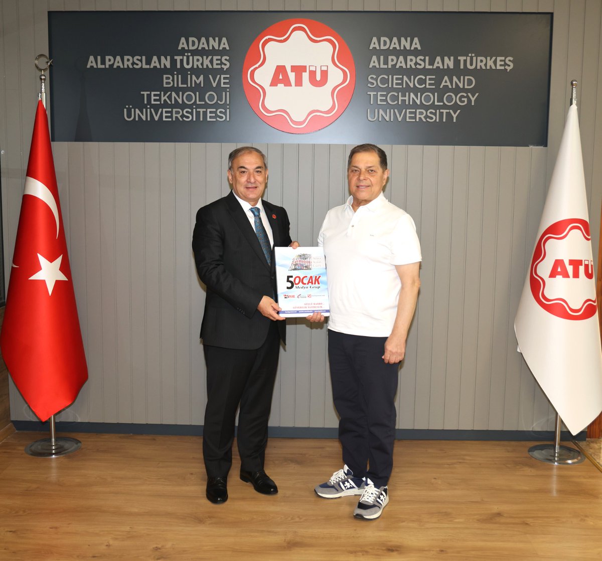 savascokduygulu's tweet photo. Bugün, Adana Alparslan Türkeş Bilim ve Teknoloji Üniversitesi Rektörü Prof. Dr. Adnan Sözen'i makamında ziyaret ederek verimli bir görüşme gerçekleştirdik.
Adana'nın geleceği, yükseköğretimin kente katkıları ve üniversitenin yürüttüğü çalışmalar üzerine kapsamlı bir fikir alışverişinde bulunduk. Sayın Rektör'den üniversitenin projeleri ve hedefleri hakkında da değerli bilgiler alma fırsatı buldum. Nazik ev sahipliği ve samimi misafirperverliği için Sayın Prof. Dr. Adnan Sözen'e teşekkür ediyor, çalışmalarında başarılar diliyorum.