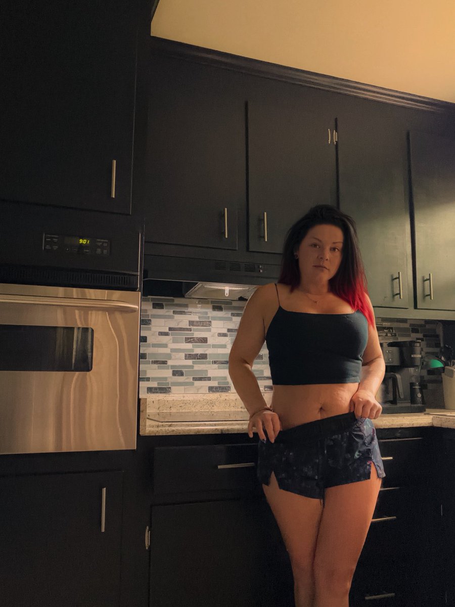 SaylorAftrMidnt's tweet photo. @MommyMaterial8 30+ and MILFin 😈🖤✨ https://t.co/Q6vR1cylk5