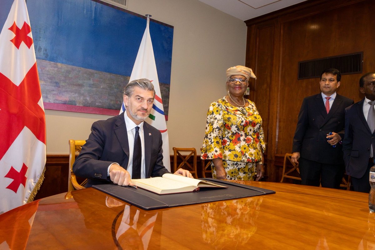 NOIweala's tweet photo. Received the President of Georgia H.E. Mikheil Kavelashvili @GeoPresident_ and his delegation including Deputy Minister for Foreign Affairs, H.E. Alexander Khvtisiashvili and Permanent Representative to the WTO, H.E. Amb Revaz Lomibadze, for a visit to the @wto. Excellent discussions on the global trade environment, and Georgia‘s strong economic performance in the midst of global disruptions and uncertainty. Georgia as a small open, upper middle-income economy is well-positioned to make use of its trade links (the middle corridor), diversified export base, and advances in digital, tech and services, to continue to grow. The President made clear the need for and support of a rules-based multilateral trading system.