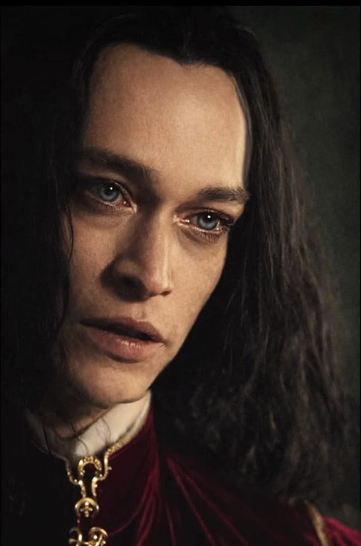 isly2009's tweet photo. Dracula 🌹 https://t.co/d9DG2Ax09B