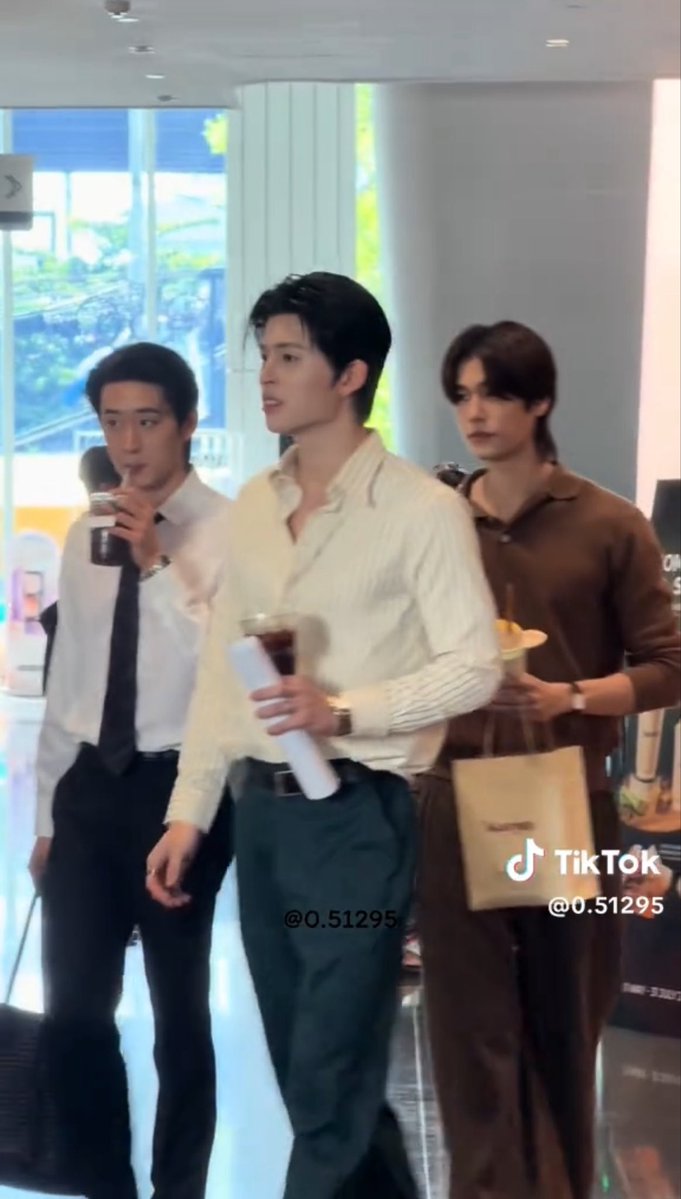 underthesamsky_'s tweet photo. น้องเอสระวังไข่มุกตกลงไปในกาแฟนะ https://t.co/7ipJyKzwCr