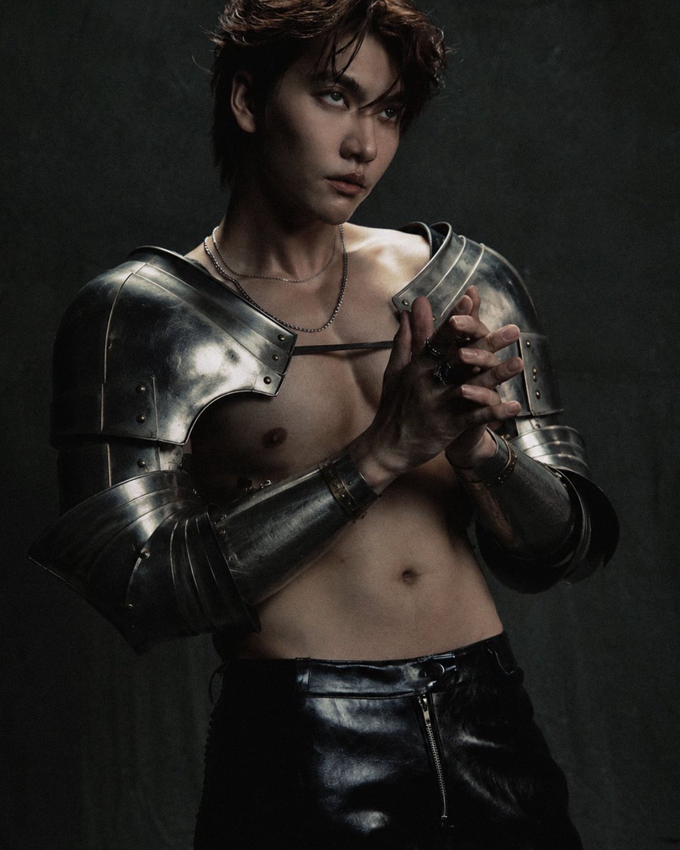 TripleclickTH's tweet photo. ฉลองครบรอบ 27 ขวบไปหมาดๆ สำหรับ “บอส-ชัยกมล เสริมส่งวิทยะ” ที่เพิ่งจัดแฟนคอนวันเกิด BOSSCKM ‘STORM CHASER’ CONCERT ไป และล่าสุดเจ้าตัวเดินสายทำบุญไหว้พระขอพร, นั่งสามาธิ, บริจาคโรงศพ, ปล่อยปลา เรียกได้ว่าเติมความเป็นสิริมงคลให้วันเกิดปีนี้แบบจัดเต็ม 

#BirthDayBOSSCKM2026
#BOSSCKM
#Bosschaikamon
#FreezeDrop

ซึ่งเจ้าตัวบอกว่าเป็นวันเกิดอีกหนึ่งปีที่มีความสุขที่สุด พร้อมเปิดรับอะไรใหม่ๆ ที่กำลังจะก้าวเข้ามาตามช่วงวัย และแน่นอนว่าตลอดทั้งปีมียังมีผลงานมารอให้แฟนๆ ติดตามอีกเพียบ! ทั้ง “พี่ฟากชอบเธอมู่ Crazy Love MooMoo” ทางช่อง 3 ที่กำลังเข้าสู่ไฟนอลอีพี ซีรีส์ "รักษ์ TO LOVE AND CHERISH" ทาง True Visions Now  ที่เพิ่งเปิดตัวไป งานเพลงจากค่าย Freeze Drop ที่เตรียมจ่อคิวปล่อย ร่วมถึงงานแฟนมีตที่มีคิวบินไปเจอแฟนๆ ต่างประเทศแบบฉ่ำใจ แต่ถึงงานจะแน่นขนาดนี้เจ้าตัวก็ไม่ลืมที่จะหาเวลาพักผ่อน แฟนๆ ไม่ต้องเป็นห่วง แถมยังบอกว่าวันว่างยังเหลือรับงานได้อีก…  ขยันขนาดนี้คงต้องขอให้แฟนๆ ส่งกำลังให้เจ้าตัวแบบหนักๆ แล้วล่ะ